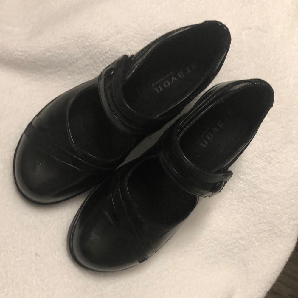 Aravon Mary Janes by New Balance